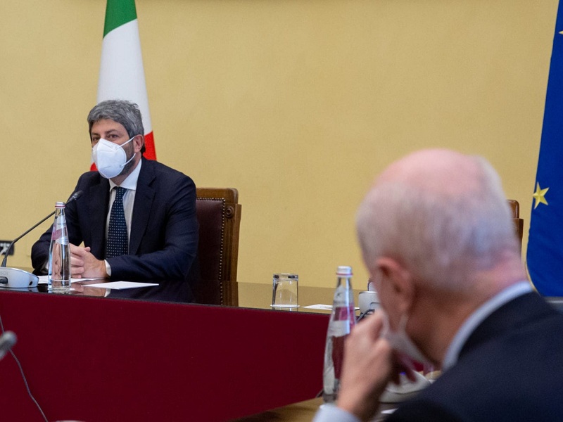 Consultazioni: per Fico strada in salita alla Camera