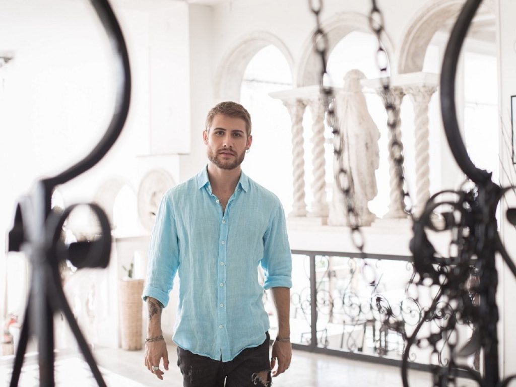 Daniele Coletta online con il brano "Tasto rotto"