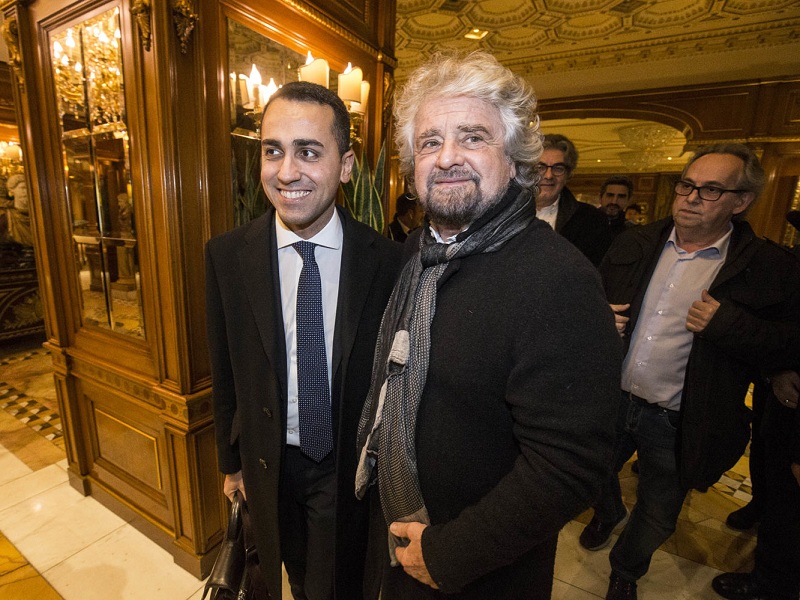 Tensione nel Movimento 5 stelle dopo la rielezione di Mattarella al Quirinale. Di Maio attacca Conte, Di Battista lo difende: “Vigliacco accusarlo”