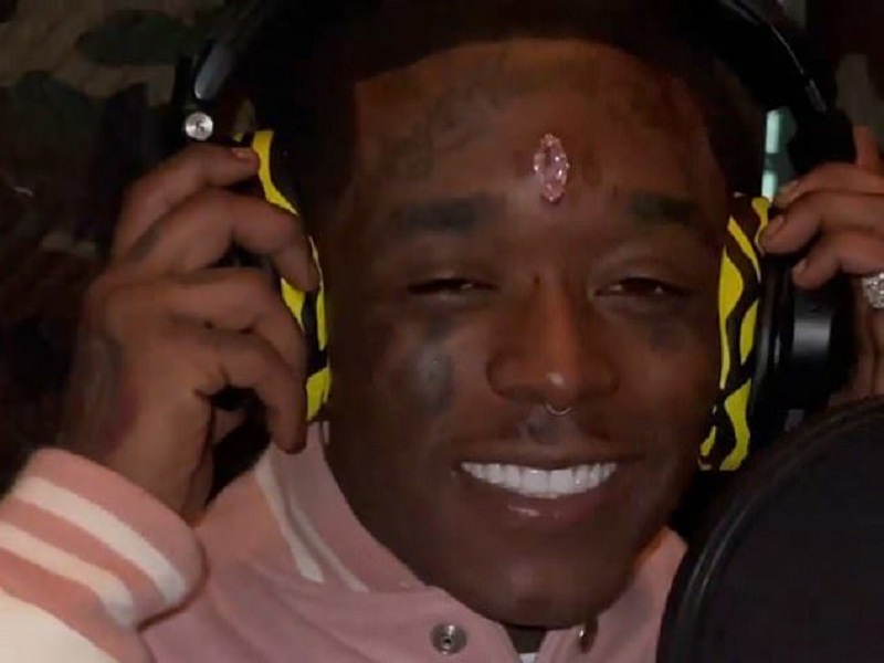 Il rapper Lil Uzi Vert si fa impiantare in diamante in fronte