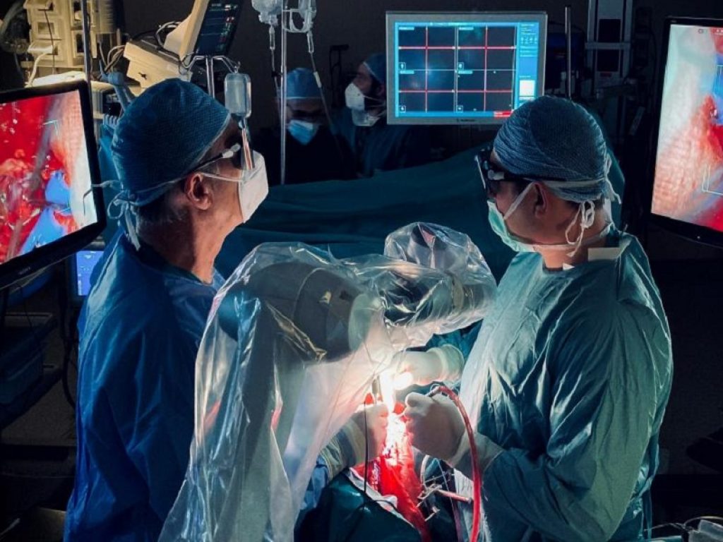 Al Niguarda neurochirurgia con l'esoscopio 3D in 4K