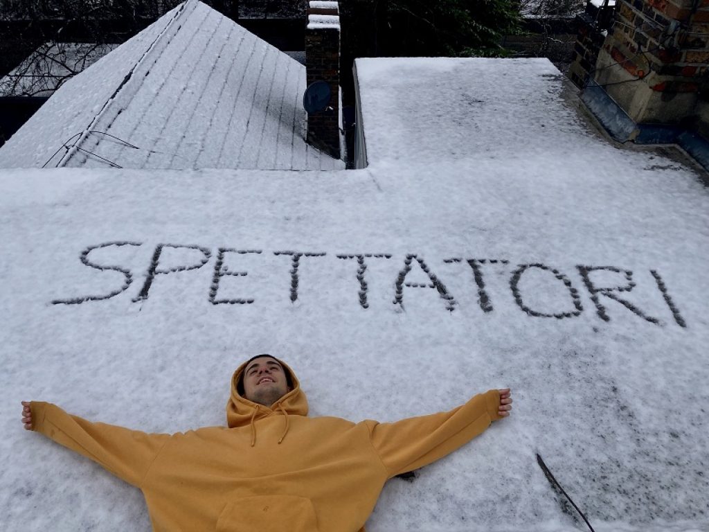 GIALLO, oggi esce in radio il singolo d'esordio "SPETTATORI"