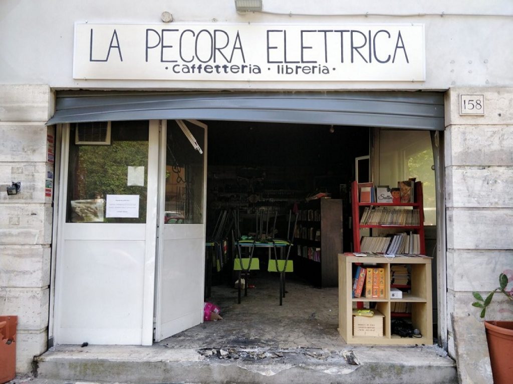 Un centro culturale al posto de La Pecora Elettrica