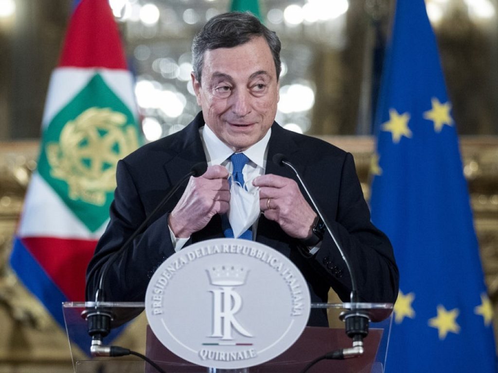 L'annuncio del premier Draghi: "Il 31 marzo fine stato di emergenza". Via il sistema delle zone colorate e niente più obbligo di mascherine all'aperto, ecco cosa cambierà