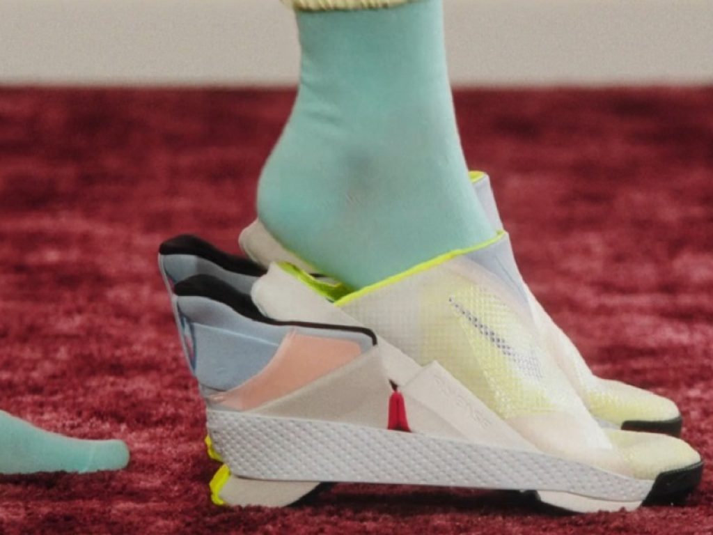 Nike lancia GO FlyEase, la sneaker che si indossa da sola