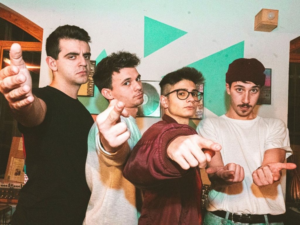 Gli Overture in radio con il brano "Baricentro"