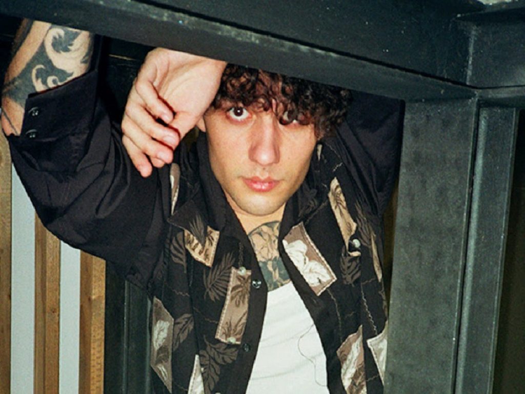 “Ci siamo fatti male” è il nuovo singolo di Sina