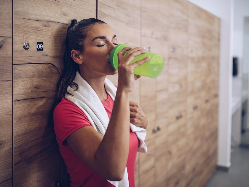 Dormire troppo poco è collegato a una vita più breve, ma gli scienziati hanno scoperto che l'attività fisica contrasta alcuni di questi effetti negativi