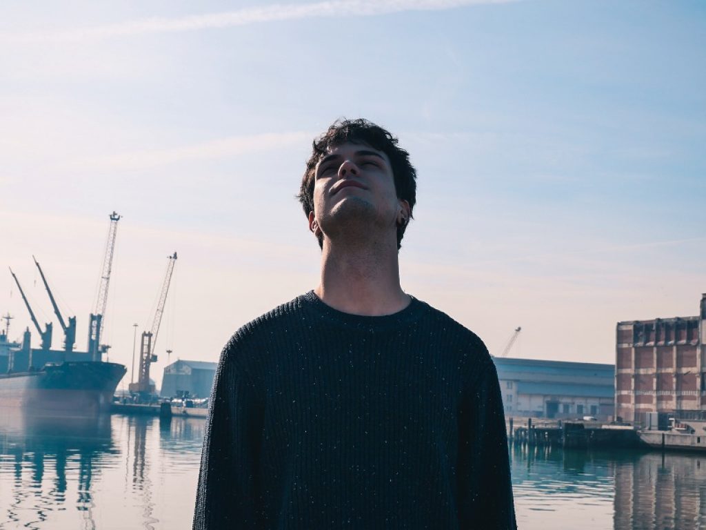 Trizio in radio e online con "Guardo indietro"