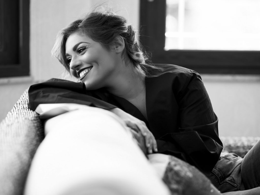 "Acustico" è il nuovo singolo della cantante Veronica