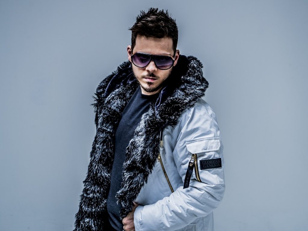 Adriano Cassara pubblica Nel mondo degli Eroi