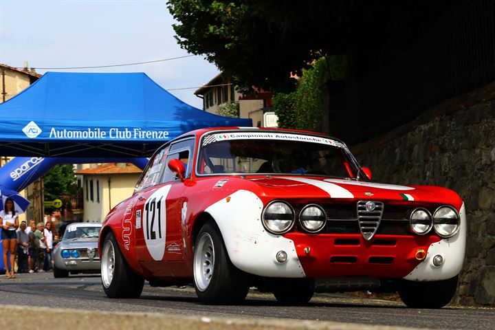Alfa Romeo storiche sfilano alla Coppa della Consuma