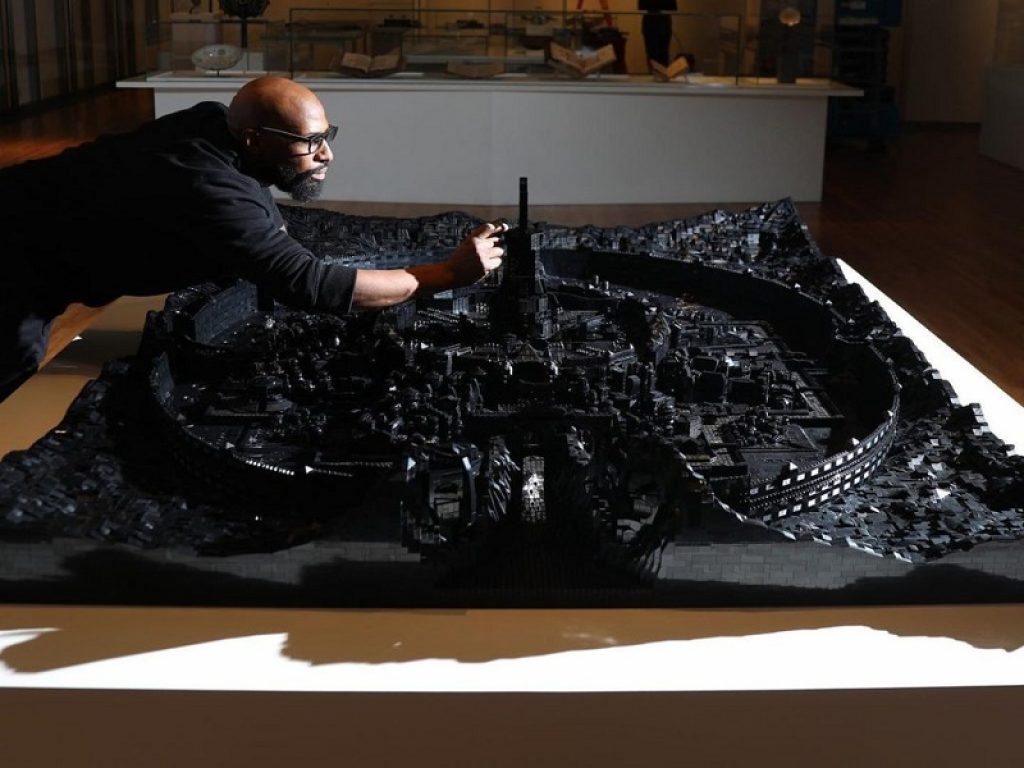 La Kumbi Saleh futuristica di Ekow Nimako al Museo di Toronto