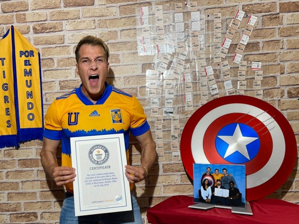 Fan Marvel guarda Avengers: Endgame 191 volte