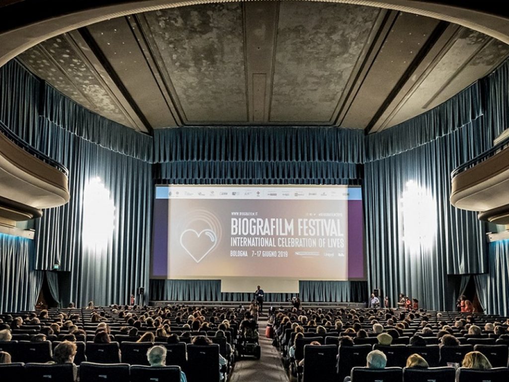Torna dal 4 al 14 giugno Biografilm Festival: online su Mymovies e forse anche in sala a Bologna con 100 film online a pagamento