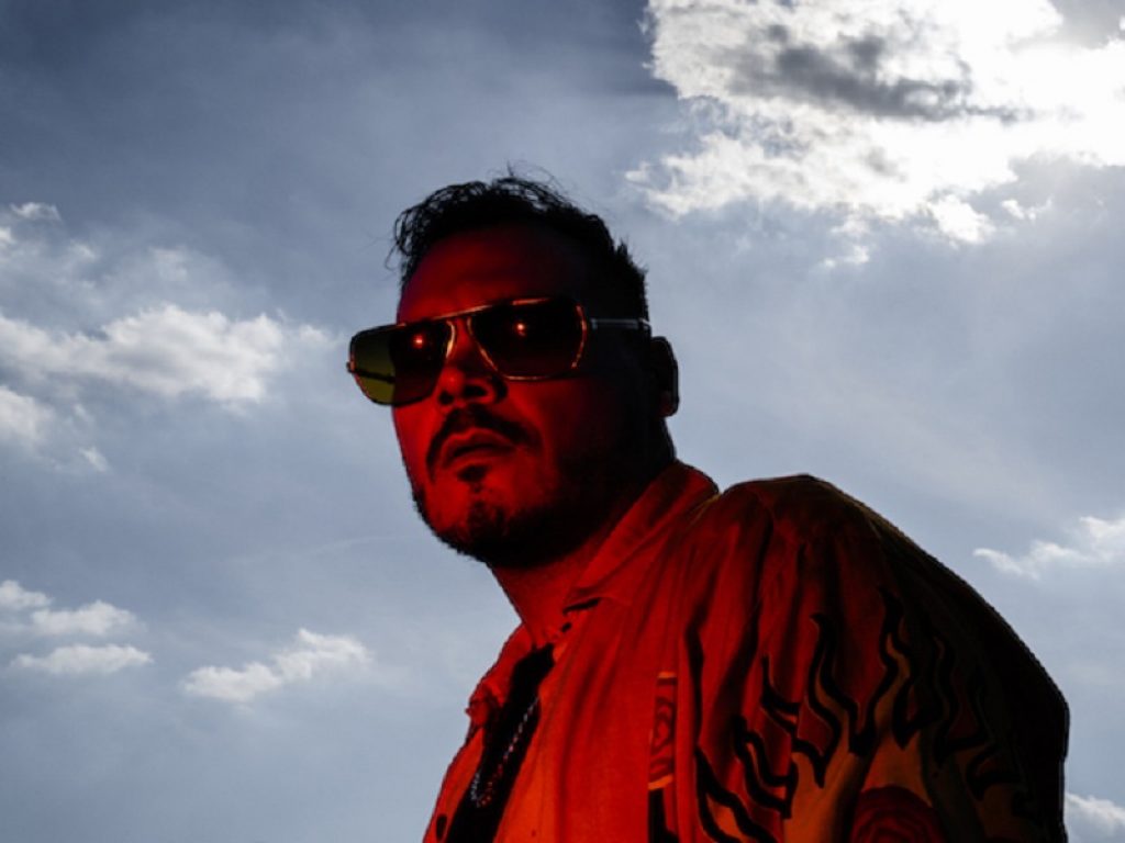 Ensi duetta con Emis Killa nel singolo "Benzina"