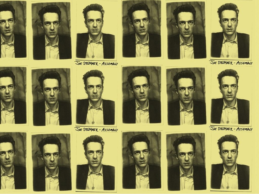 La Dark Horse Records celebra la nuova raccolta dedicata a Joe Strummer, l'ex frontman dei Clash, con l'inedito “Junco Partner”