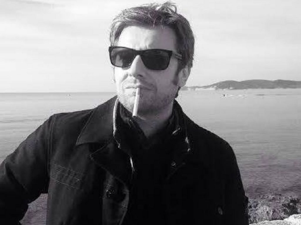 Filippo Kalomenidis in libreria con "La direzione è storta"