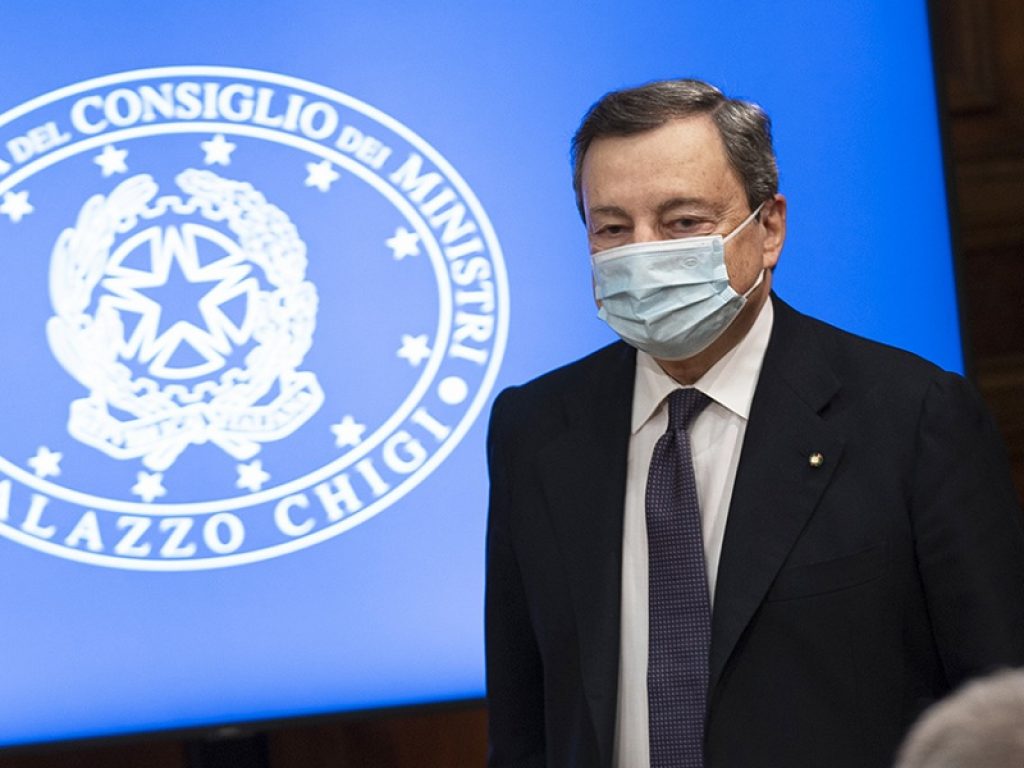 Il presidente del consiglio Mario Draghi, manovra