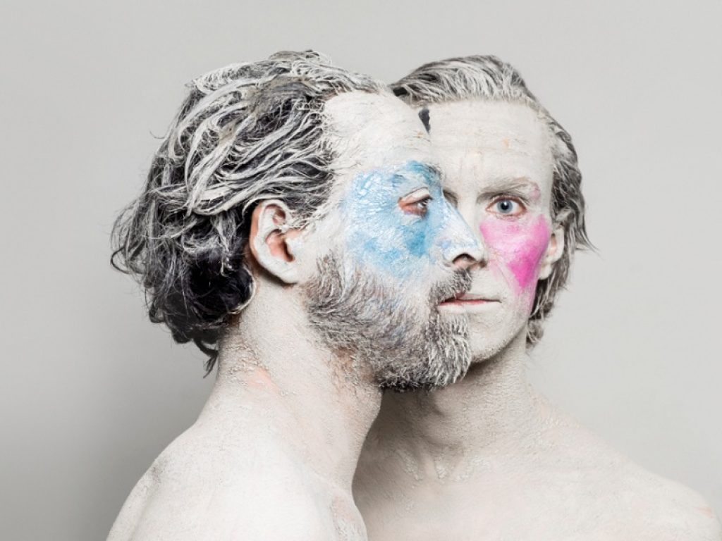 I Mombao con il volto pitturato