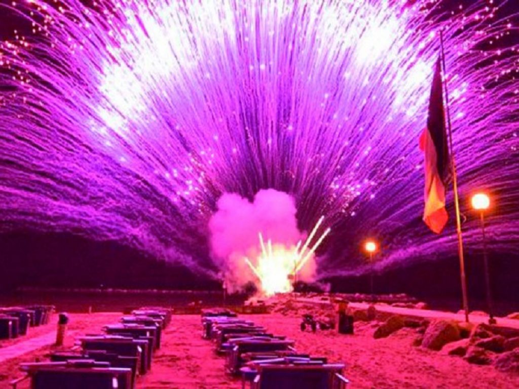 La Notte Rosa 2021 omaggia Dante, Fellini e Casadei