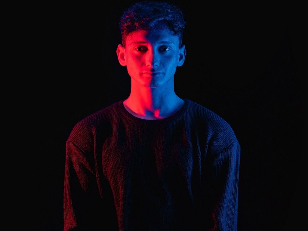 Il cantante Simone Zanelli, musica