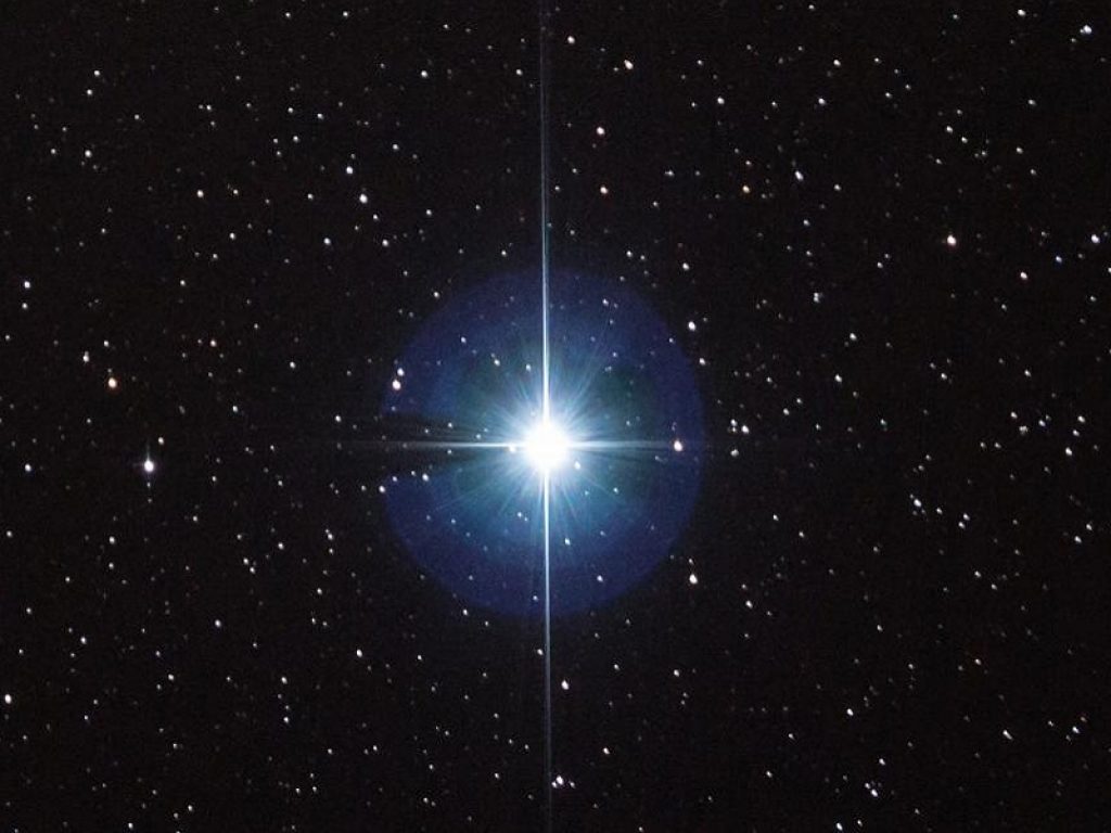 Immagine di Vega, la stella più brillante della costellazione della Lira