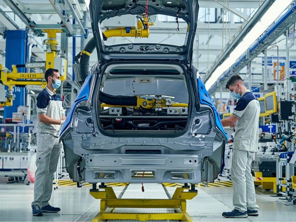 Stellantis si espande nel parco giochi di Tesla