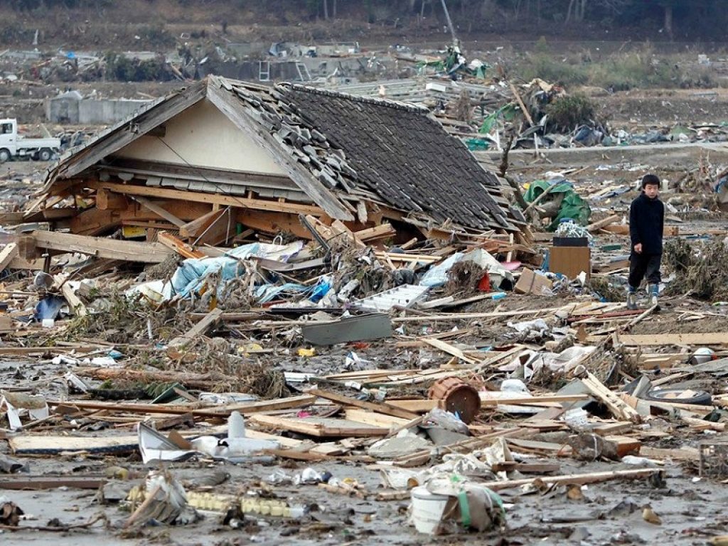 La distruzione delle case a Fukushima in Giappone dopo lo tsunami
