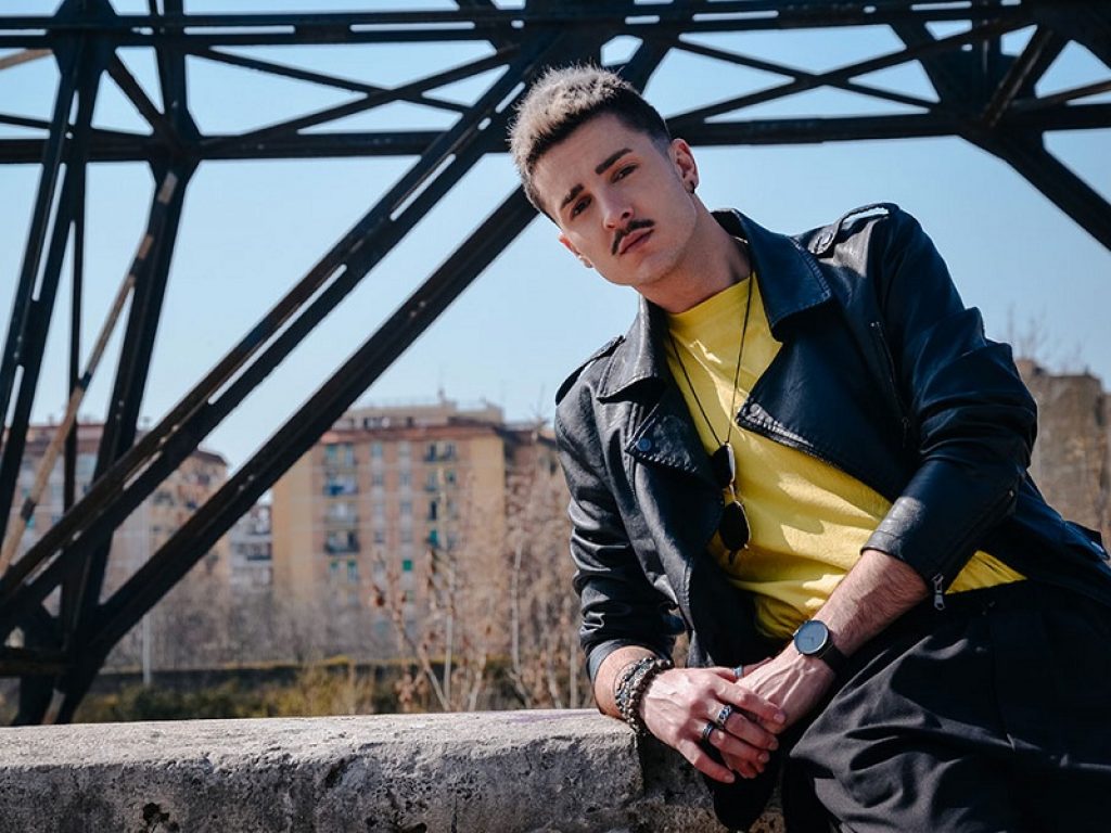 Il cantante Kevin Peci, musica