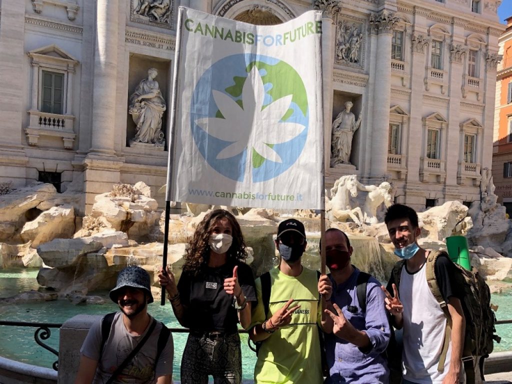 Gli attivisti di Cannabis for Future, referendum sulla cannabis