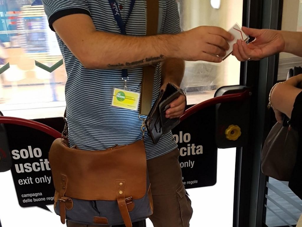 Controllore Holacheck biglietti autobus