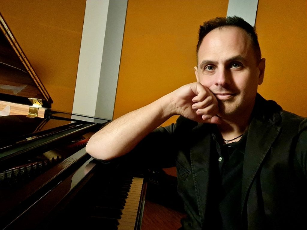 Il cantante Fabio D'Amato, musica