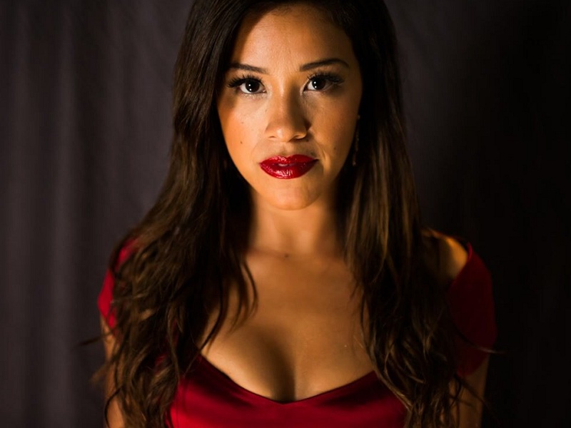 Gina Rodriguez in Miss Bala - Sola contro tutti, film