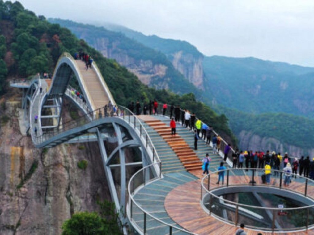 Il ponte Ruyi è un'attrazione in Cina