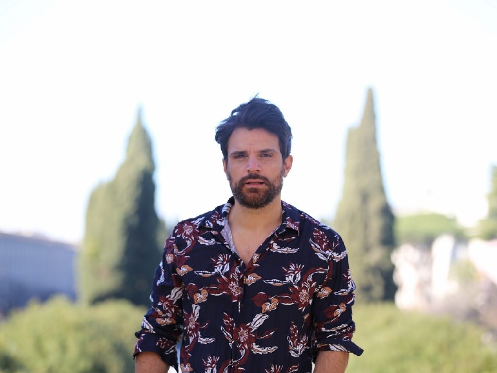 Il cantante Simone Bova, musica