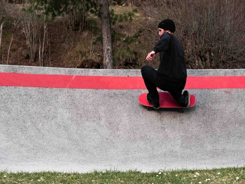 Sandy Shapes, brand italiano di snowboard, presenta una nuova collezione di surf-skates Made in Italy, prodotti con materie prime provenienti da foreste certificate FSC