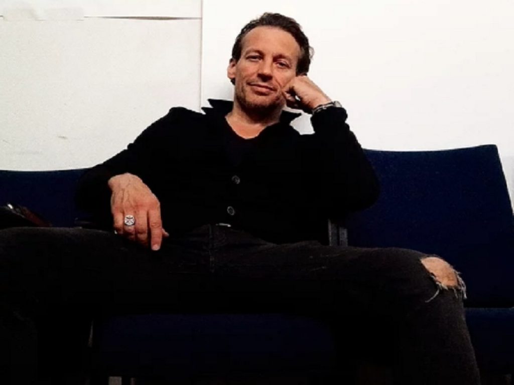 Il cantante stefano zeno sala, musica