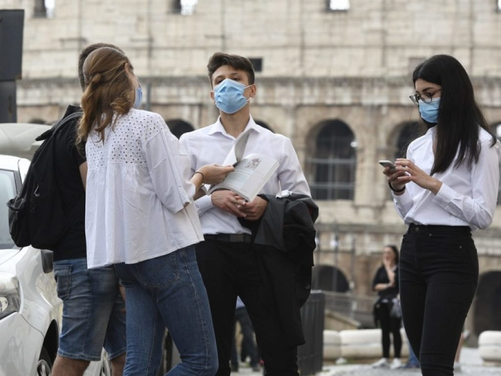 Esami di Maturità 2022, verso la mascherina raccomandata e non obbligatoria: sarà proposta una norma al prossimo Consiglio dei Ministri, alla quale seguirà poi una circolare esplicativa