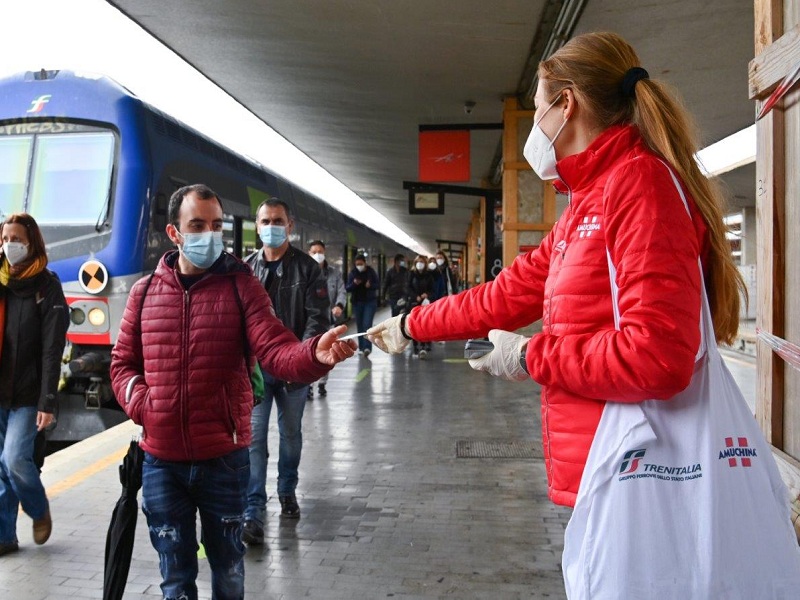 Trenitalia covid amuchina viaggi in treno