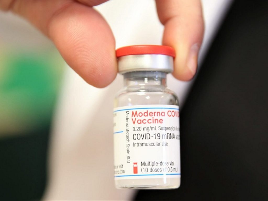 Fiala di vaccino Moderna contro il Covid, salute ema