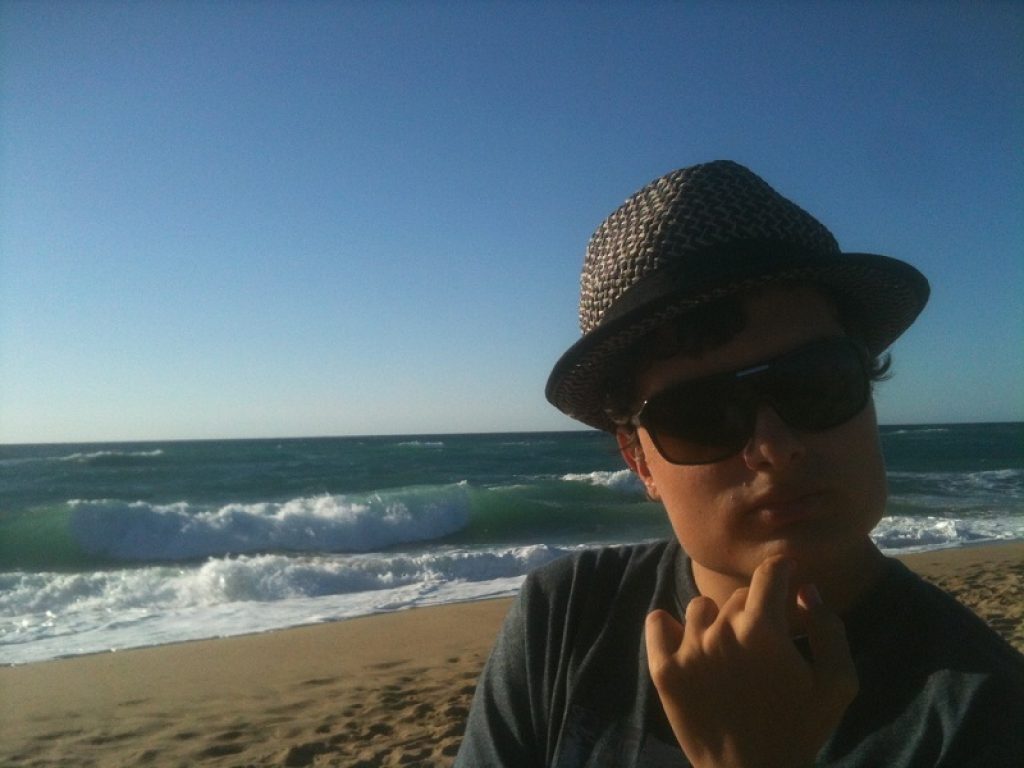 Fuori per Esordisco "Musica nell’anima", l’album d’esordio di Antoine Ruiz, vincitore del concorso "Una canzone per la ricerca" di Musica Senza Confini e Telethon