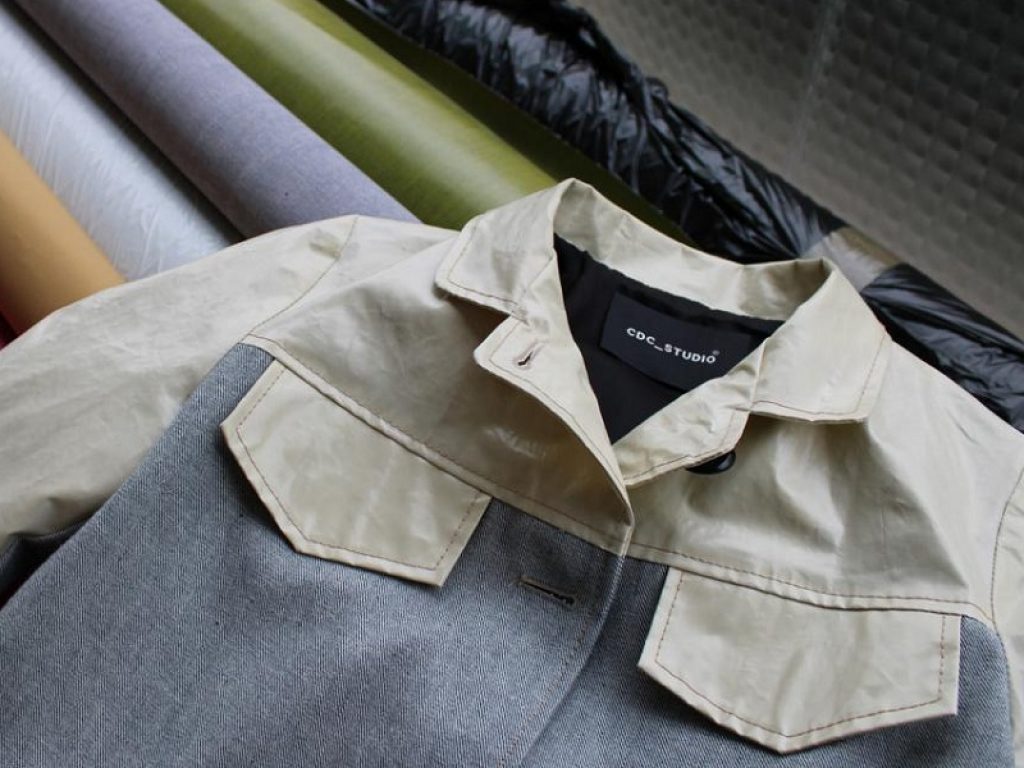 I vestiti CDC con la plastica riciclata di Aliplast