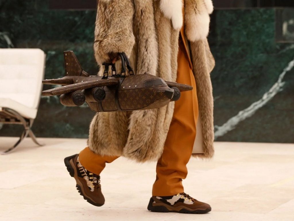 Airplane Bag, la borsa a forma di aereo di Louis Vuitton
