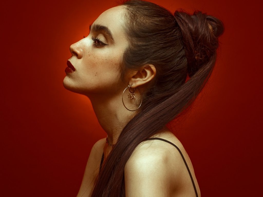 Fuori per Supersugo Dischi il singolo di debutto di Angelika dal titolo "Cilekka": un brano che è un nuovo inizio per la cantautrice