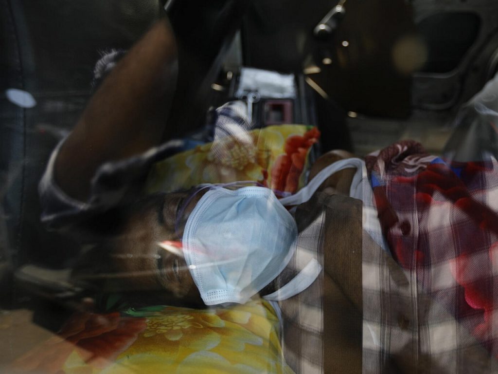 Covid, allarme dell'Unicef: in Asia meridionale 3 nuovi contagi al secondo e 3 morti al minuto. Ad eccezione di Maldive e Bhutan pochissimi vaccinati