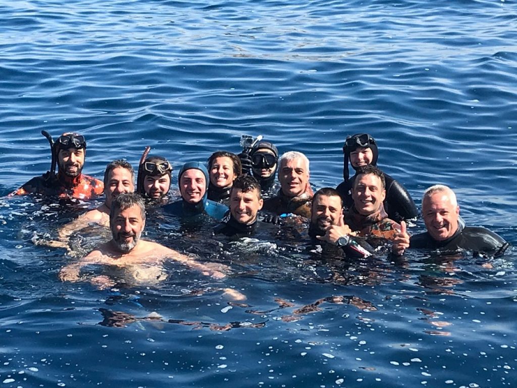 Vincenzo Ferri stabilisce il nuovo Record Italiano di apnea in assetto variabile senza attrezzi (CAMAS): l'impresa nelle acque di Procida