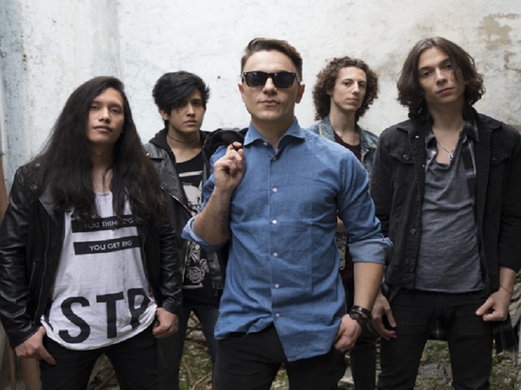 Under The Snow online con "Breath Session (Live)": il brano rappresenta un ultimo momento per prendere fiato prima di rituffarsi nella composizione