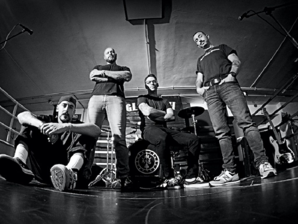 Gli Ultimi, street band capitolina, firmano per Time To Kill Records e annunciano il nuovo album che uscirà prossimamente