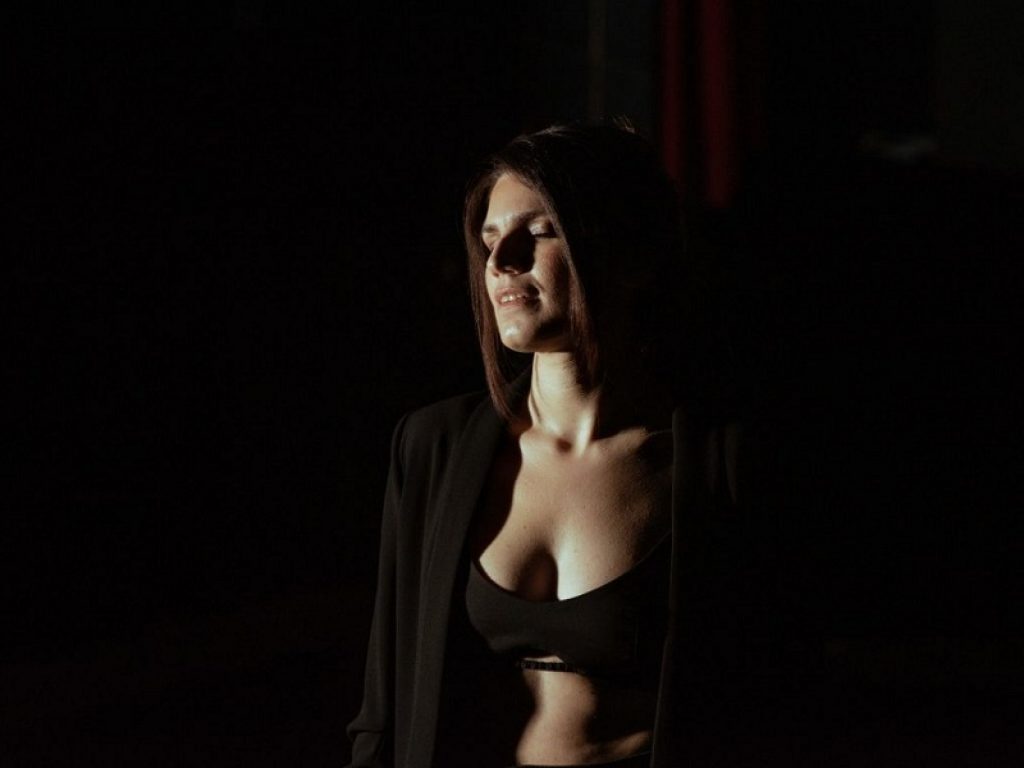 Elisa Erin Bonomo online con il singolo Altrove